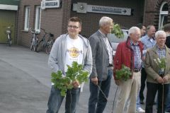 2012-Vogel_zur_Koenigin_bringen