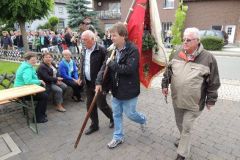 Fahnenwegbringen-2013_130