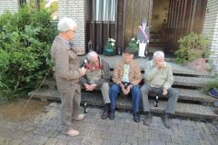 Fahnenwegbringen-2013_169