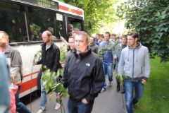 Fahnenwegbringen-2013_175