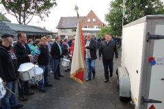 Fahnenwegbringen-2013_181