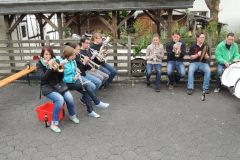 Fahnenwegbringen-2013_193