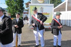 Schuetzenfestsonntagmorgen_2013_107