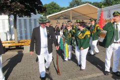 Schuetzenfestsonntagmorgen_2013_119