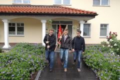 Fahnenwegbringen-2015_1139