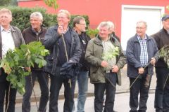 Fahnenwegbringen-2015_1184