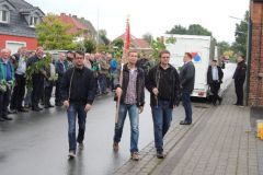 Fahnenwegbringen-2015_1187
