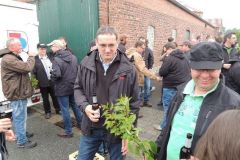 Fahnenwegbringen-2015_1193