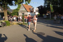 Vogel-zur-Koenigin-bringen-23.06.2022_100146