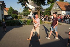 Vogel-zur-Koenigin-bringen-23.06.2022_100149