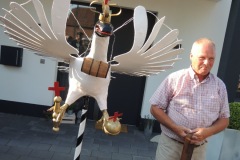 Vogel-zur-Koenigin-bringen-23.06.2022_100157